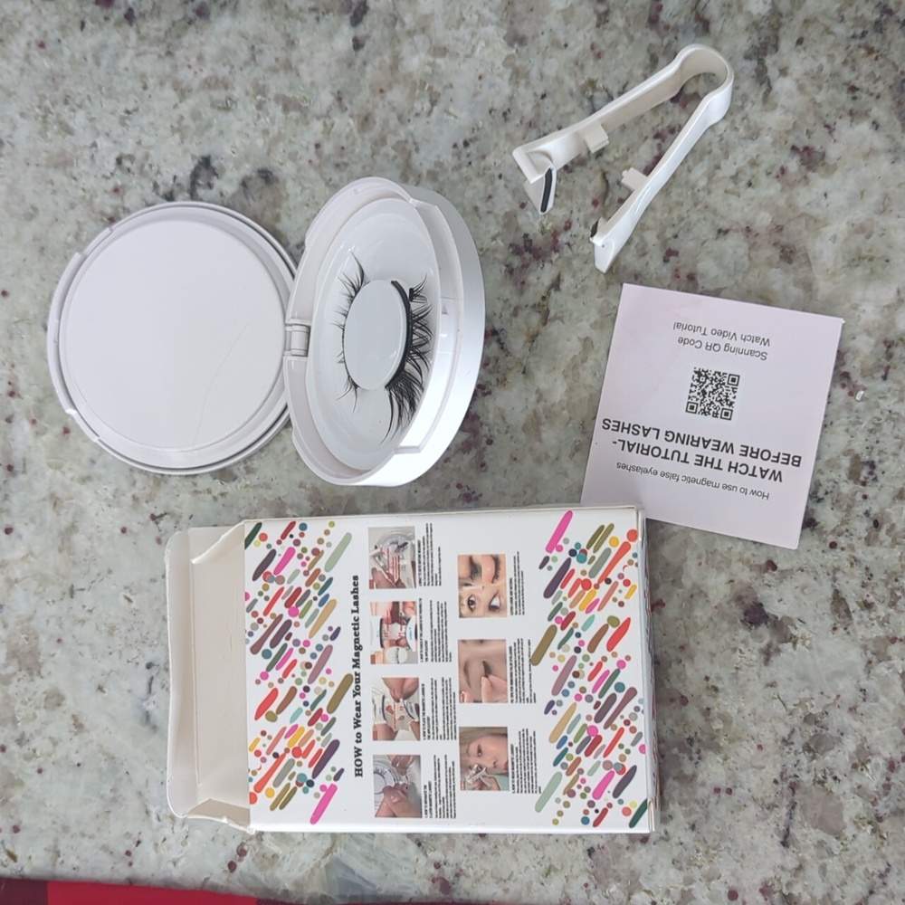 Magnetic lashes brand new never used